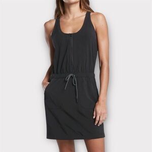 Athleta Black Expedition Dress Workout Athletic Hiking Built in Shorts Size 8